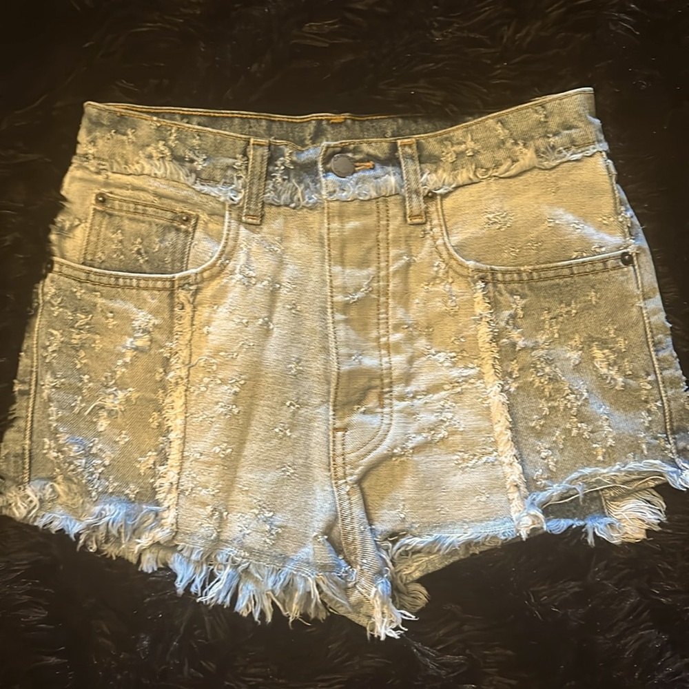 Carmar Jean shorts! Light wash size 25!!